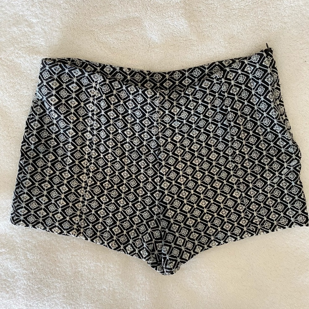 Francesca’s black & white shorts